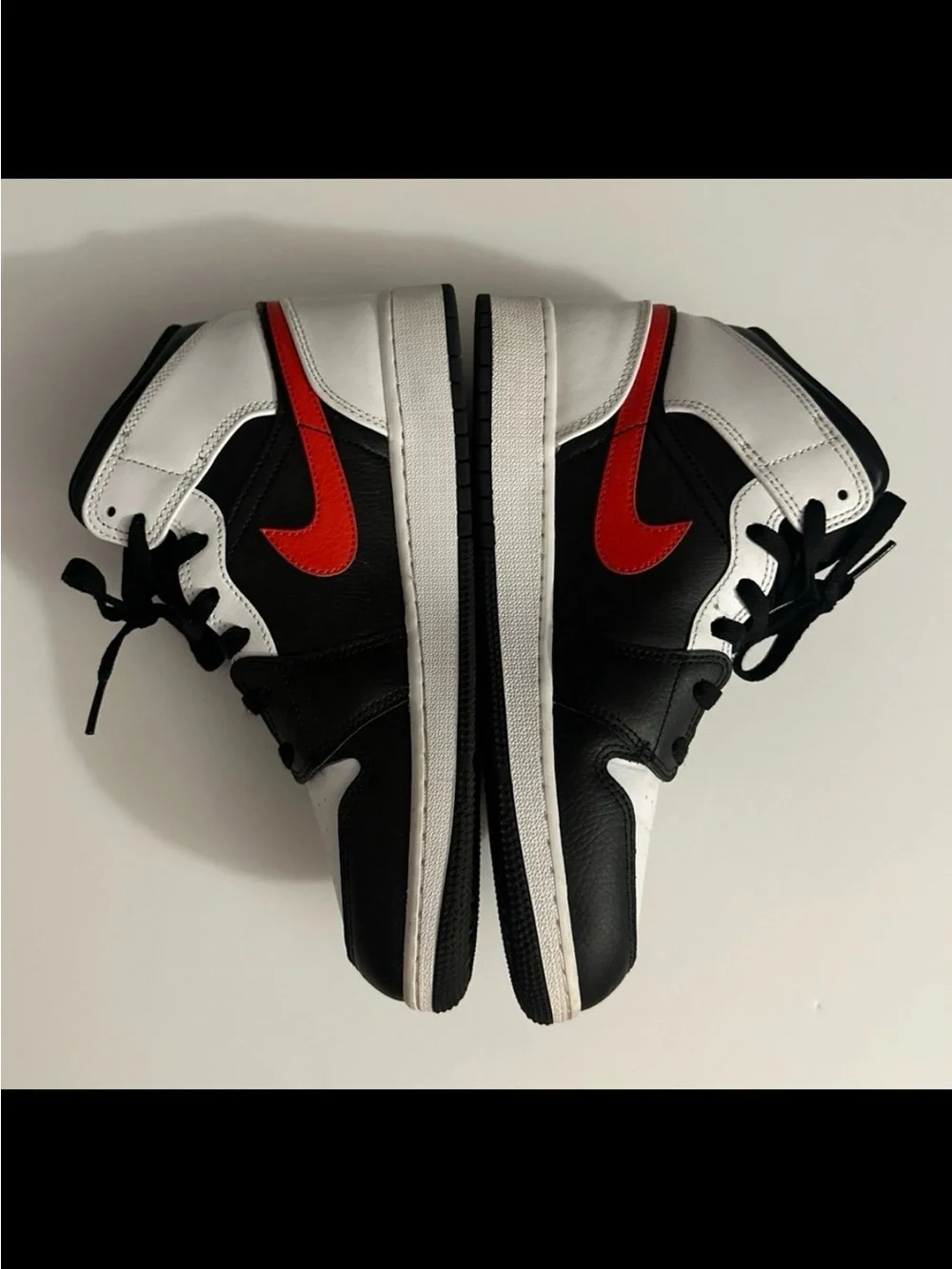 Nike Air Jordan 1 Mid Shoes Black White Red Size 7 Youth Boys